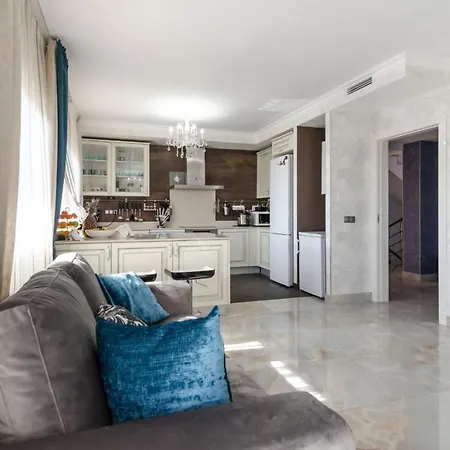 Club Villamar - Neferu Villa *
